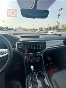 ڤۆڵکسواگن ئەتڵەس کرۆس سپۆرت